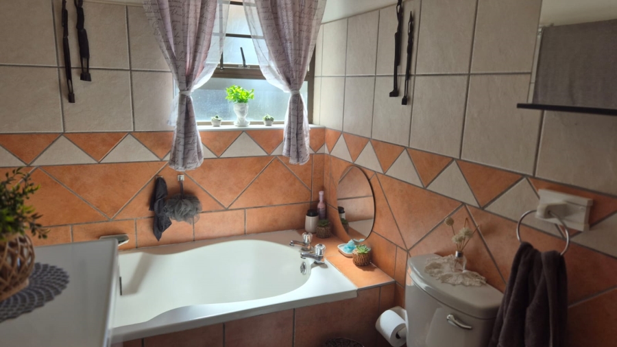 To Let 2 Bedroom Property for Rent in Hartenbos Central Western Cape